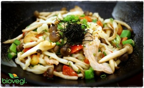 Mì Udon xào nấm