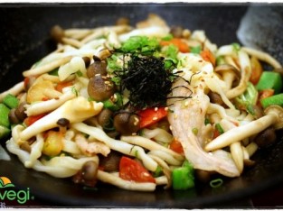 Mì Udon xào nấm