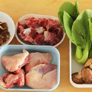 Cách làm mì vịt tiềm người Hoa