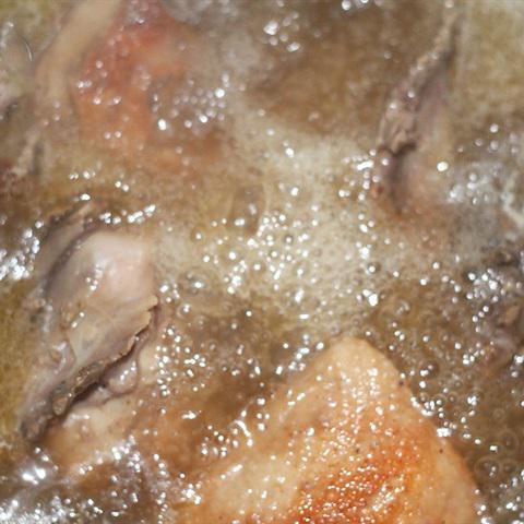 Cách làm mì vịt tiềm người Hoa