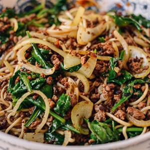 Cách làm mì xào bò băm