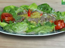 Mì xào bò cùng rau củ