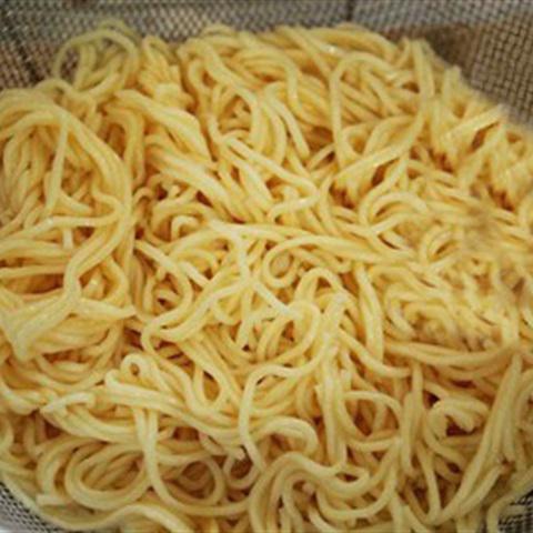 Cách làm mì xào bò rau cải