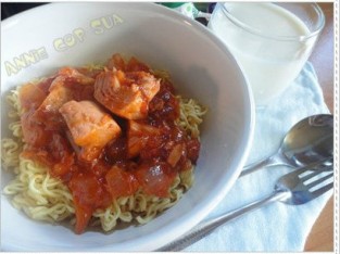 Mì xào cá ngừ chua cay