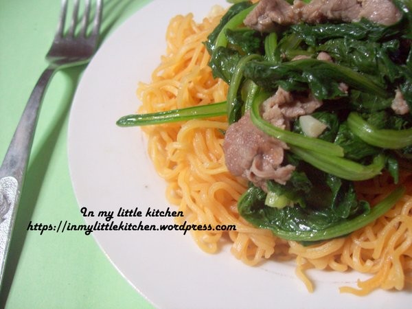 Mì xào cải ngọt thịt bò