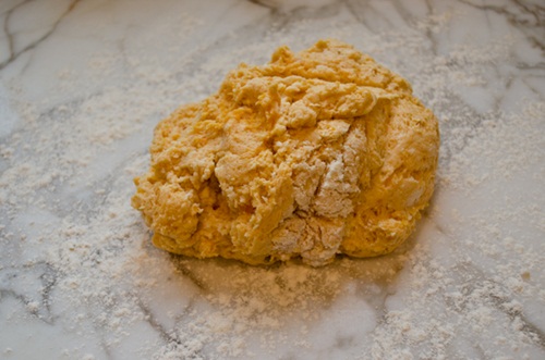 Mì xào chả tôm mềm xốp, thơm béo