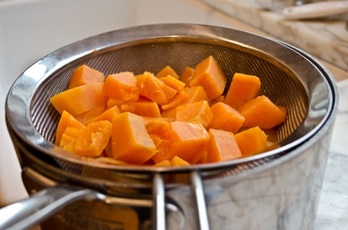 Mì xào chả tôm mềm xốp, thơm béo