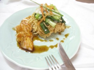 Mì xào gà sốt dầu hào