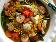 Mì xào giòn đồ biển