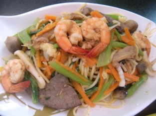 Mì xào hải sản