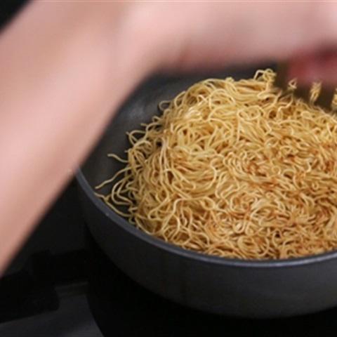 Cách làm mì xào hải sản