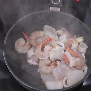 Cách làm mì xào hải sản