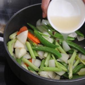 Cách làm mì xào hải sản