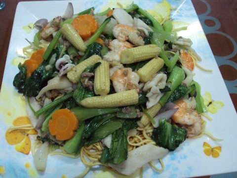 Mì xào hải sản