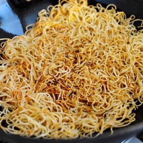 Cách làm mì xào nước tương