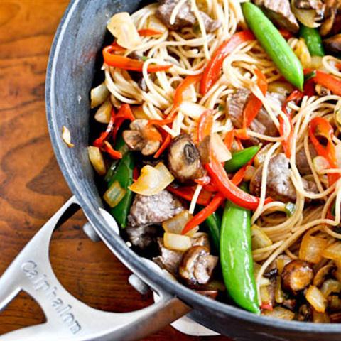 Cách làm mì xào thịt bò