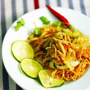 Cách làm mì xào thịt gà
