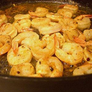 Cách làm mì xào tôm