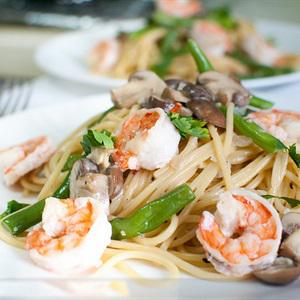 Cách làm mì xào tôm nấm