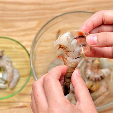 Cách làm mì xào tôm thịt