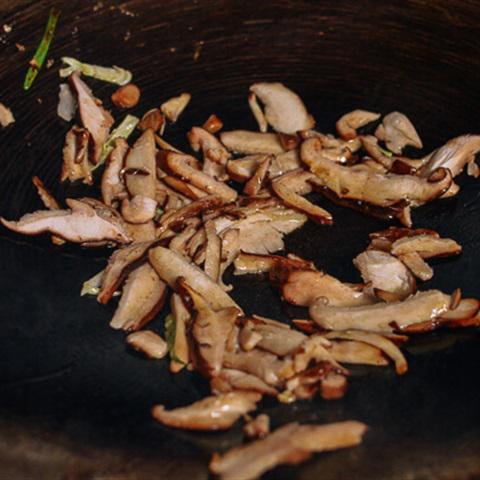 Cách làm mì xào với rau củ