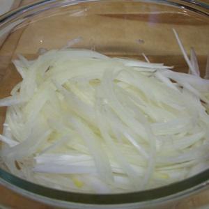 Cách làm mì xào với thịt bò