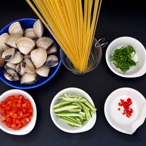 Cách làm mì ý nghêu sa tế