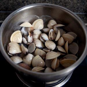 Cách làm mì ý nghêu sa tế