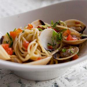 Cách làm mì ý nghêu sa tế