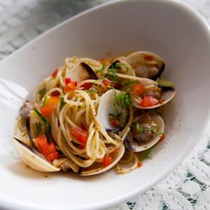 Cách làm mì ý nghêu sa tế