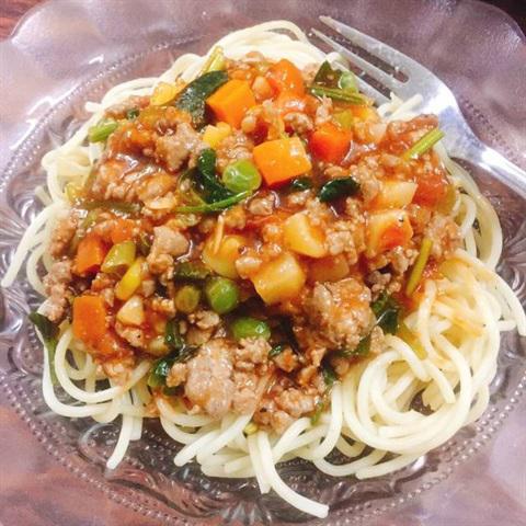 Cách làm mì Ý rau củ thịt băm