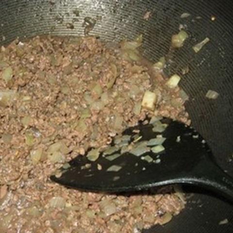 Cách làm mì Ý sốt cà chua thịt bò