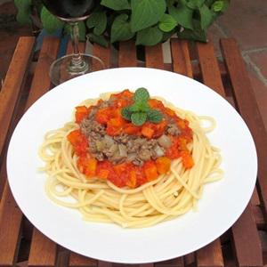 Cách làm mì Ý sốt cà chua thịt bò