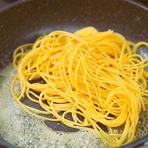 Cách làm mì Ý sốt cải bó xôi