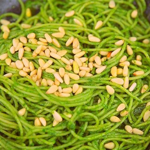 Cách làm mì Ý sốt cải bó xôi