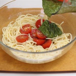 Cách làm mì Ý sốt húng quế