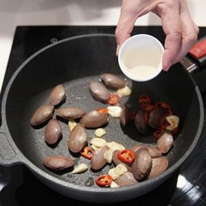 Cách làm mì Ý sốt nghêu lụa