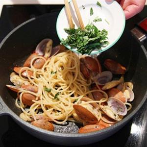 Cách làm mì Ý sốt nghêu lụa