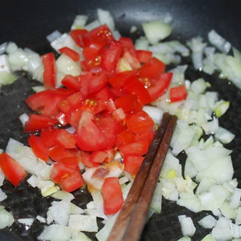 Cách làm mì Ý sốt thịt bò và cà chua