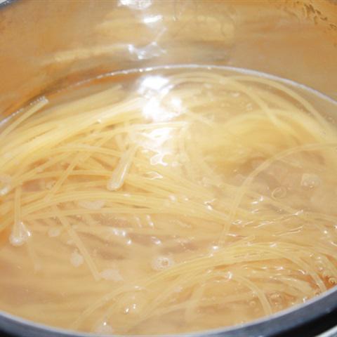 Cách làm mì Ý sốt thịt bò và cà chua