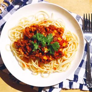 Cách làm mì Ý sốt thịt bò và cà chua