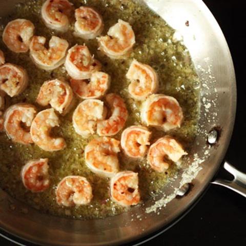 Cách làm mì Ý sốt tôm vị chanh