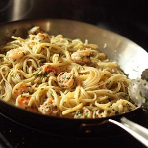 Cách làm mì Ý sốt tôm vị chanh