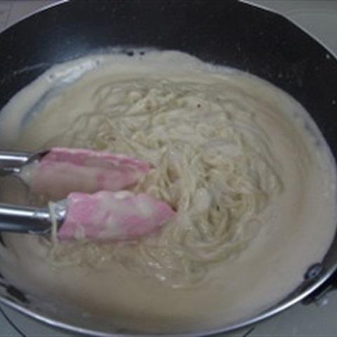 Cách làm mì Ý trứng cá muối sốt kem