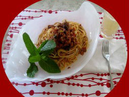 Mì Ý với sốt cà chua homemade