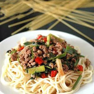 Cách làm mì Ý xào thịt bò