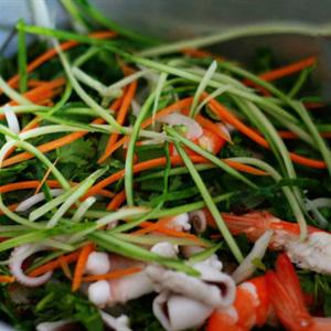 Cách làm miến trộn hải sản