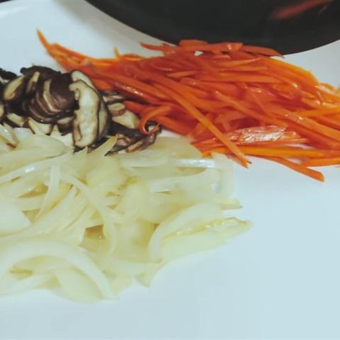 Cách làm miến trộn kiểu Hàn hấp dẫn