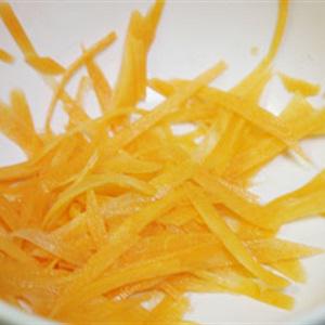 Cách làm miến trộn mực và rau củ