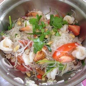Cách làm miến trộn salad